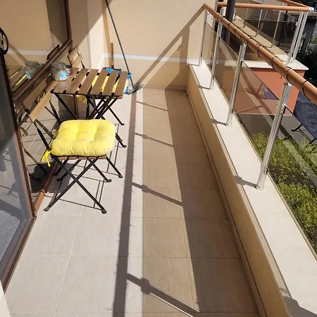 на море в сарафово