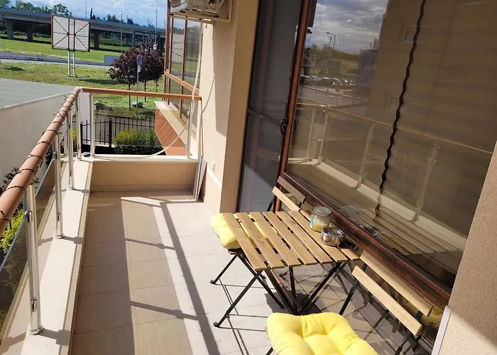 на море в сарафово Apartment *